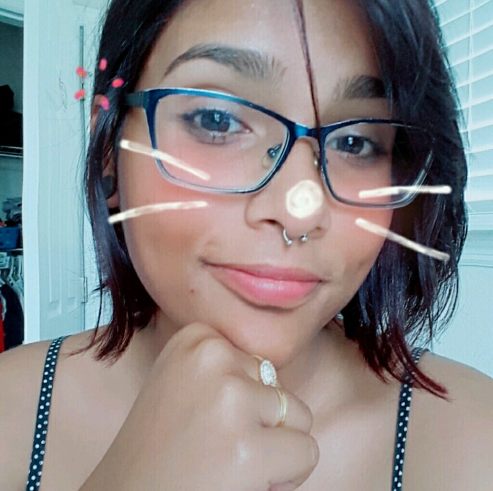 Meet your Posher, Lydia