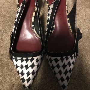 White House Black Market kitten heels