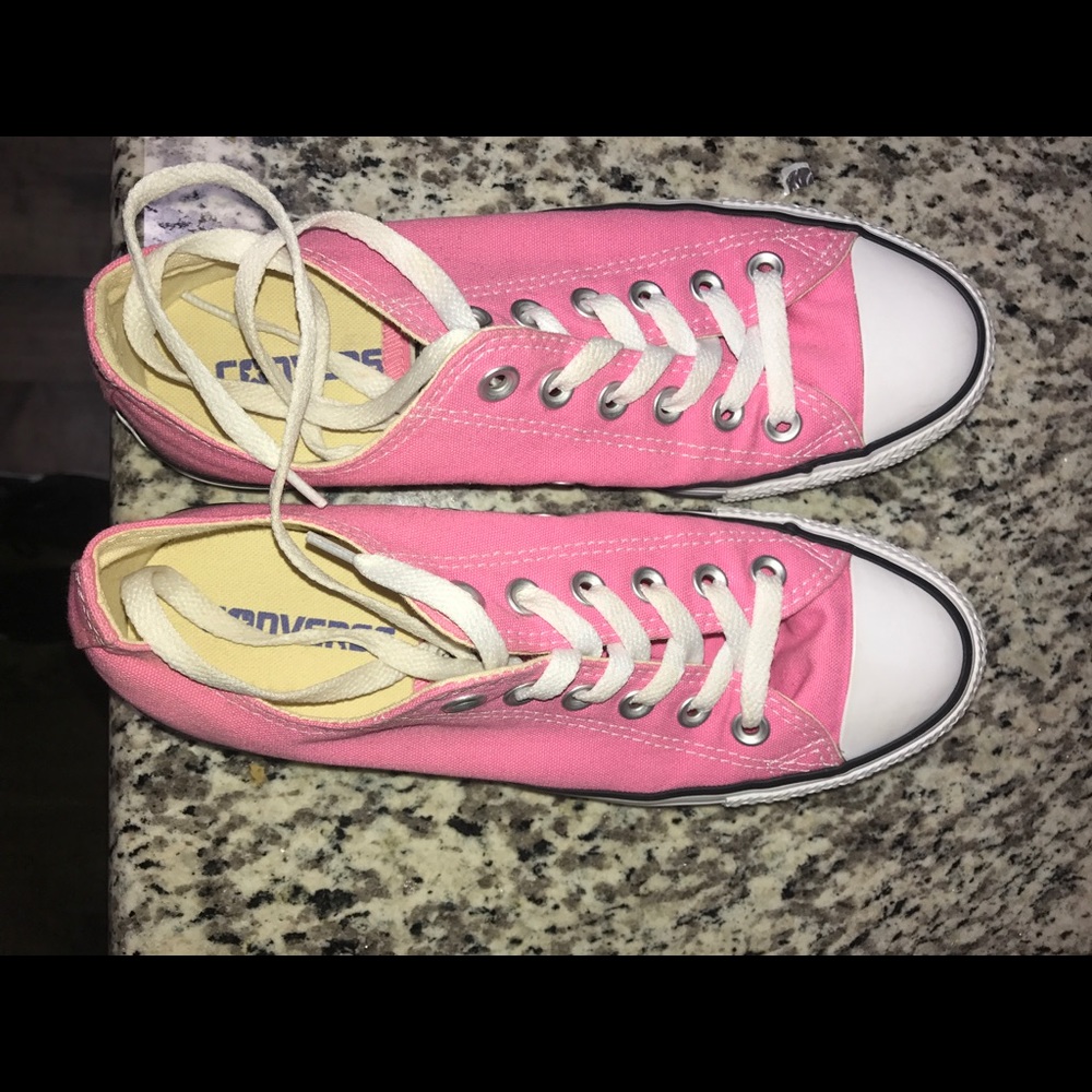 Pink converse size 7.5