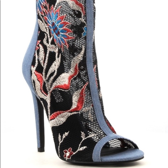 Shoes - Picture 2 of 4