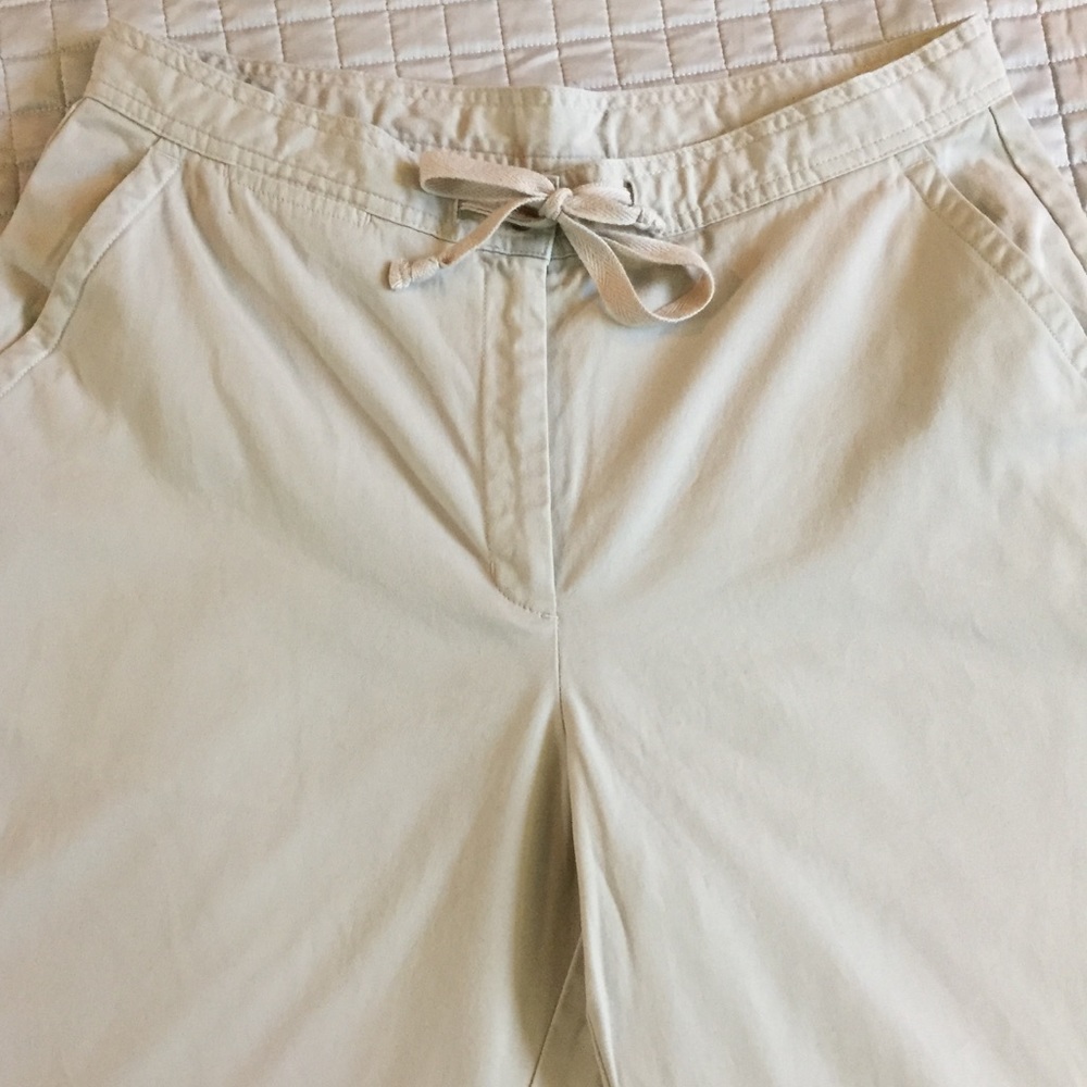 Wear these comfy light tan khaki capris to brunch