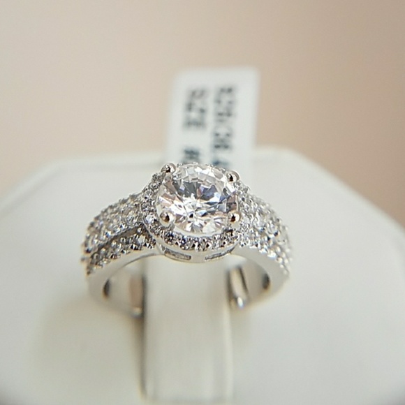 14k Gold plated Engagement Ring with 1.5ct Round - Picture 4 of 8