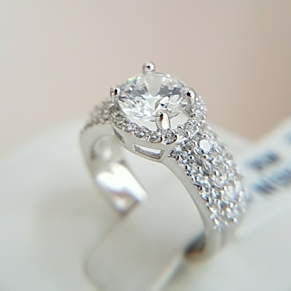 14k Gold plated Engagement Ring with 1.5ct Round - Picture 5 of 8