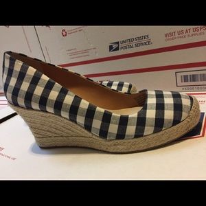 Platform checkered wedged heels