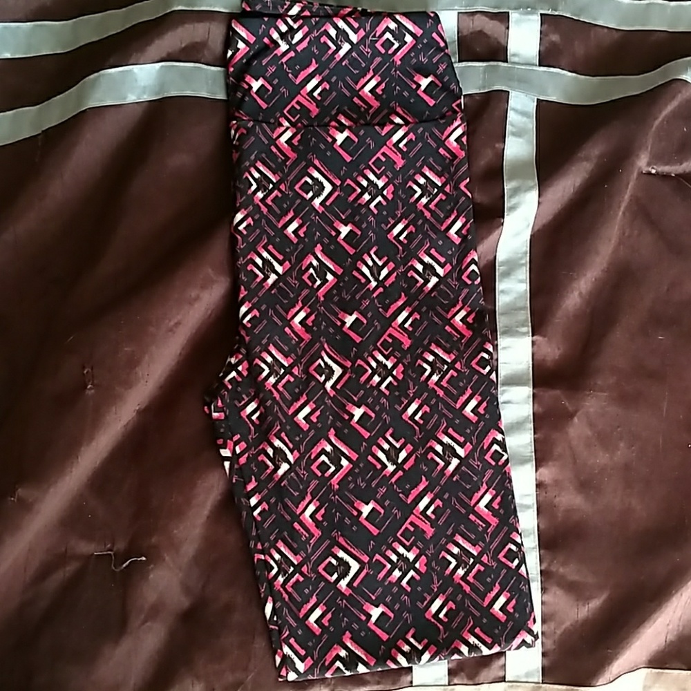 NWOT LulaRoe OS Leggings