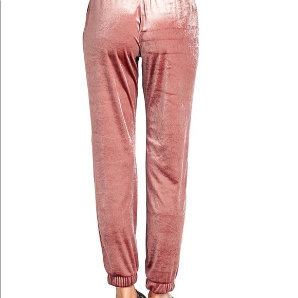 Pink Crushed Velvet Jogger sweatpants - Picture 5 of 5