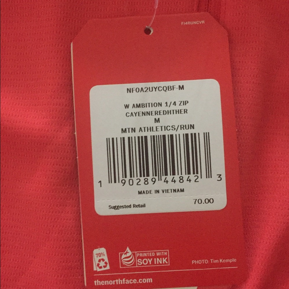SOLD! 🆕 North Face Athletic Pull Over - Picture 2 of 2