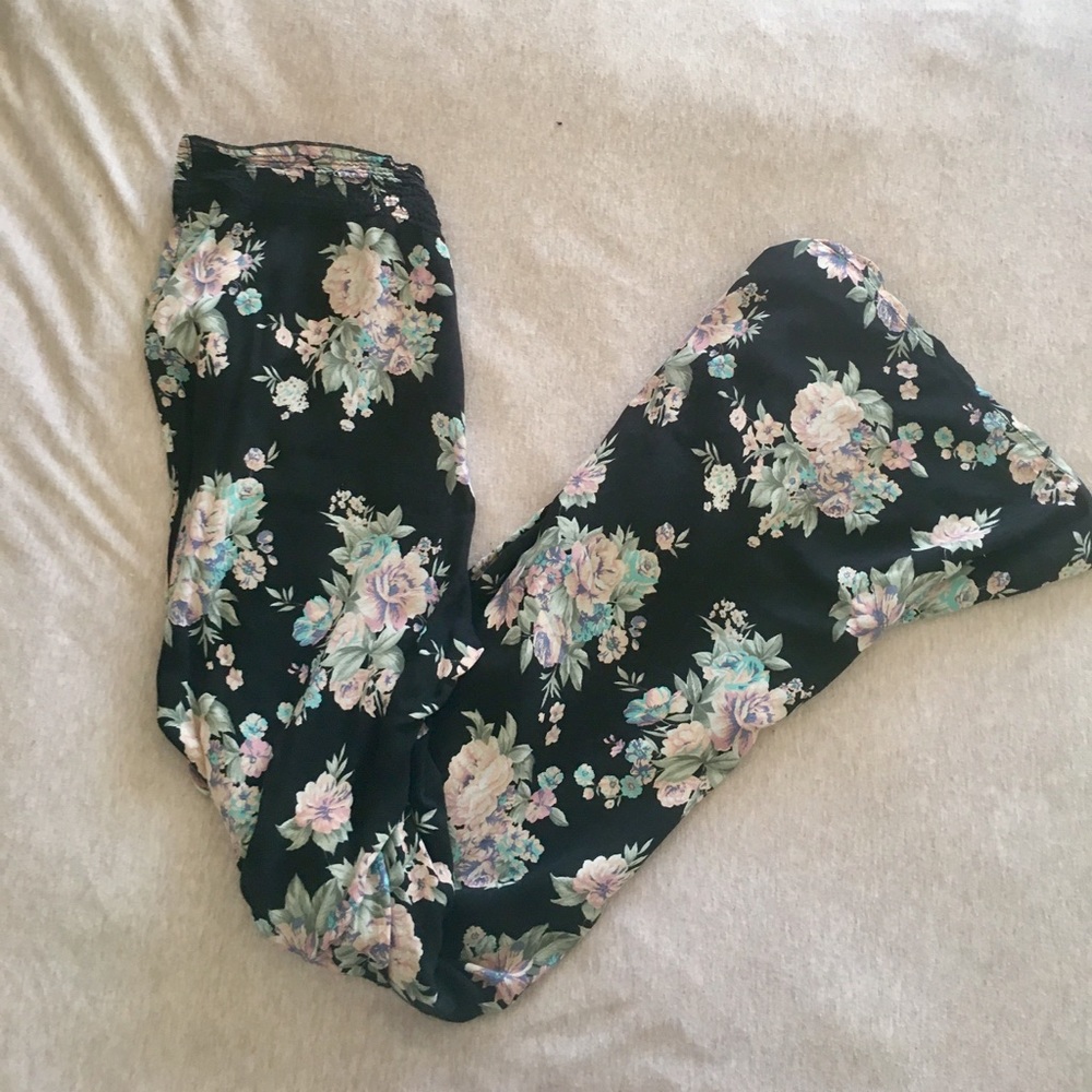 Brandy Melville!! Floral, wide-leg flowy pants!