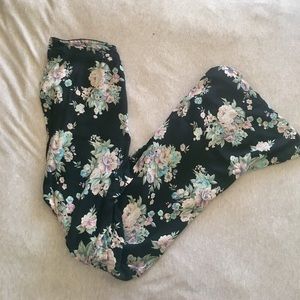 Brandy Melville!! Floral, wide-leg flowy pants!