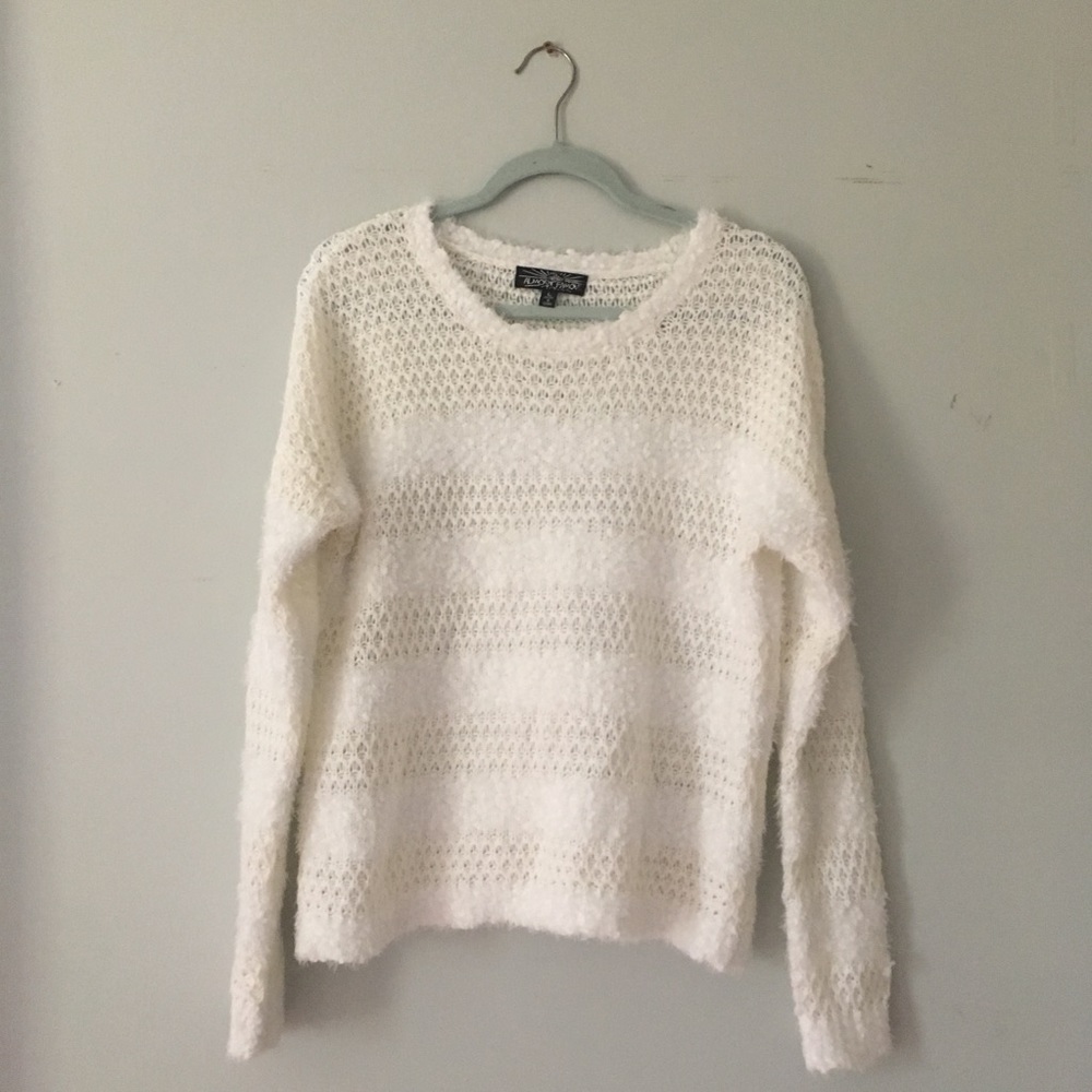 Cozy white/cream pullover sweater