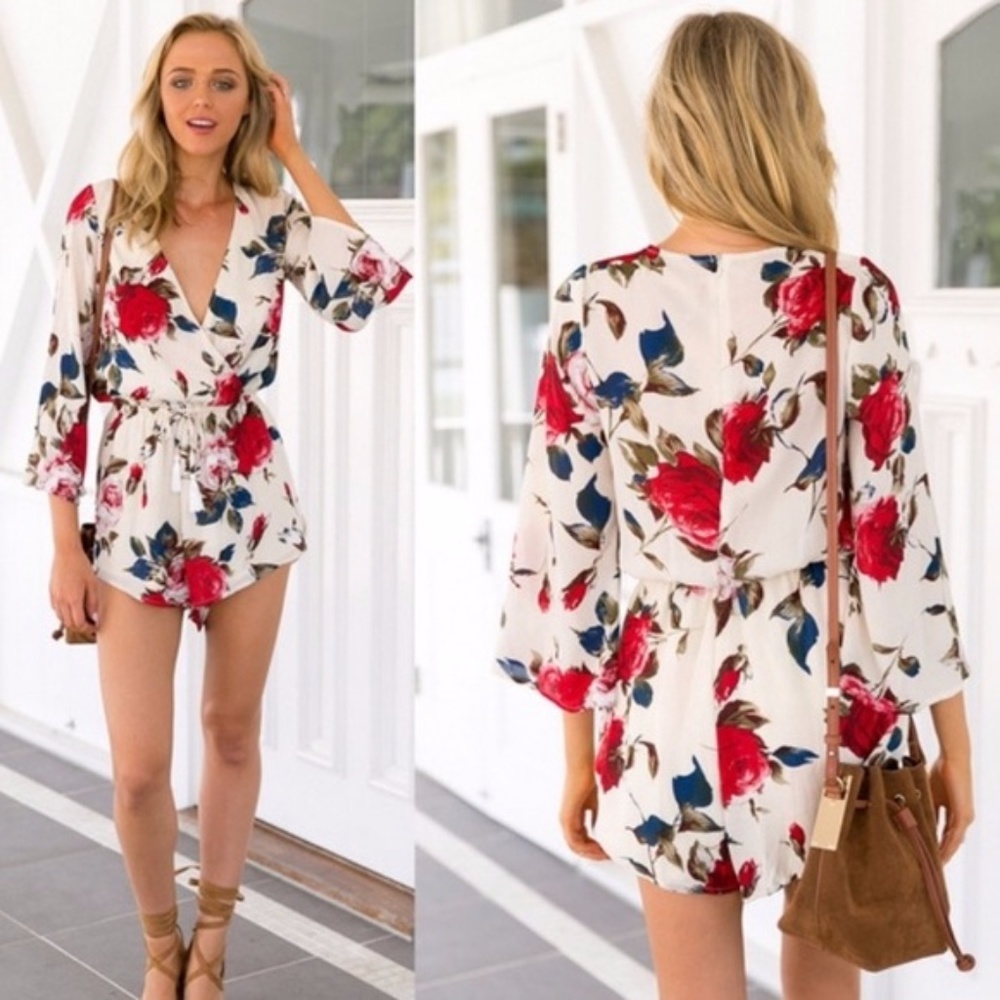 ‼️LAST ONE‼️♣️PLUS SIZE♣️Long Sleeve Floral Romper - Picture 3 of 4