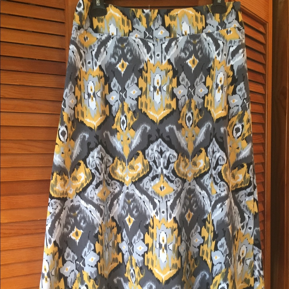 🎉HP🎉Patterned Midi Skirt