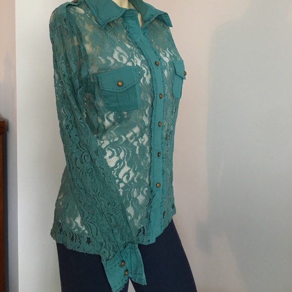 Lace long sleeved button down shirt with pockets - Picture 4 of 8