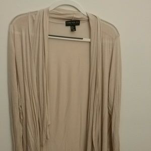 DISCOUNTED SHIPPING!Forever 21 Plus Flowy Cardigan