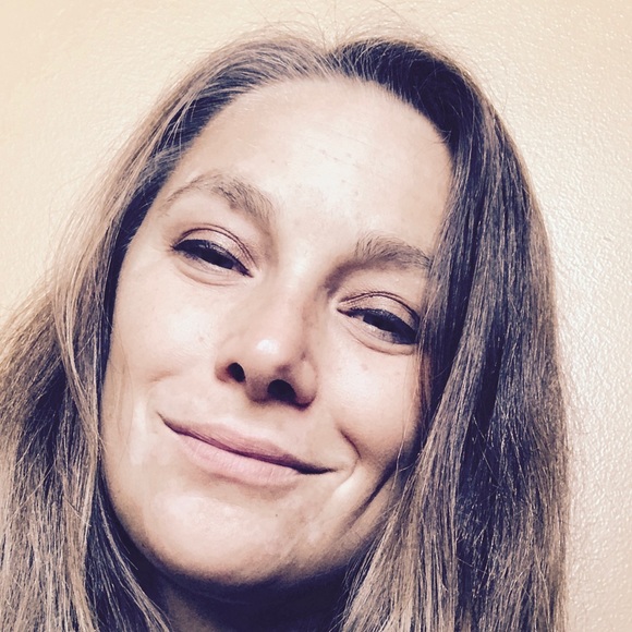 Meet your Posher, Kiesha - Picture 2 of 4