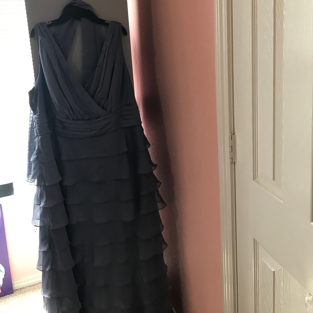 Patra Sleeveless Tiered Evening Dress with Shawl.