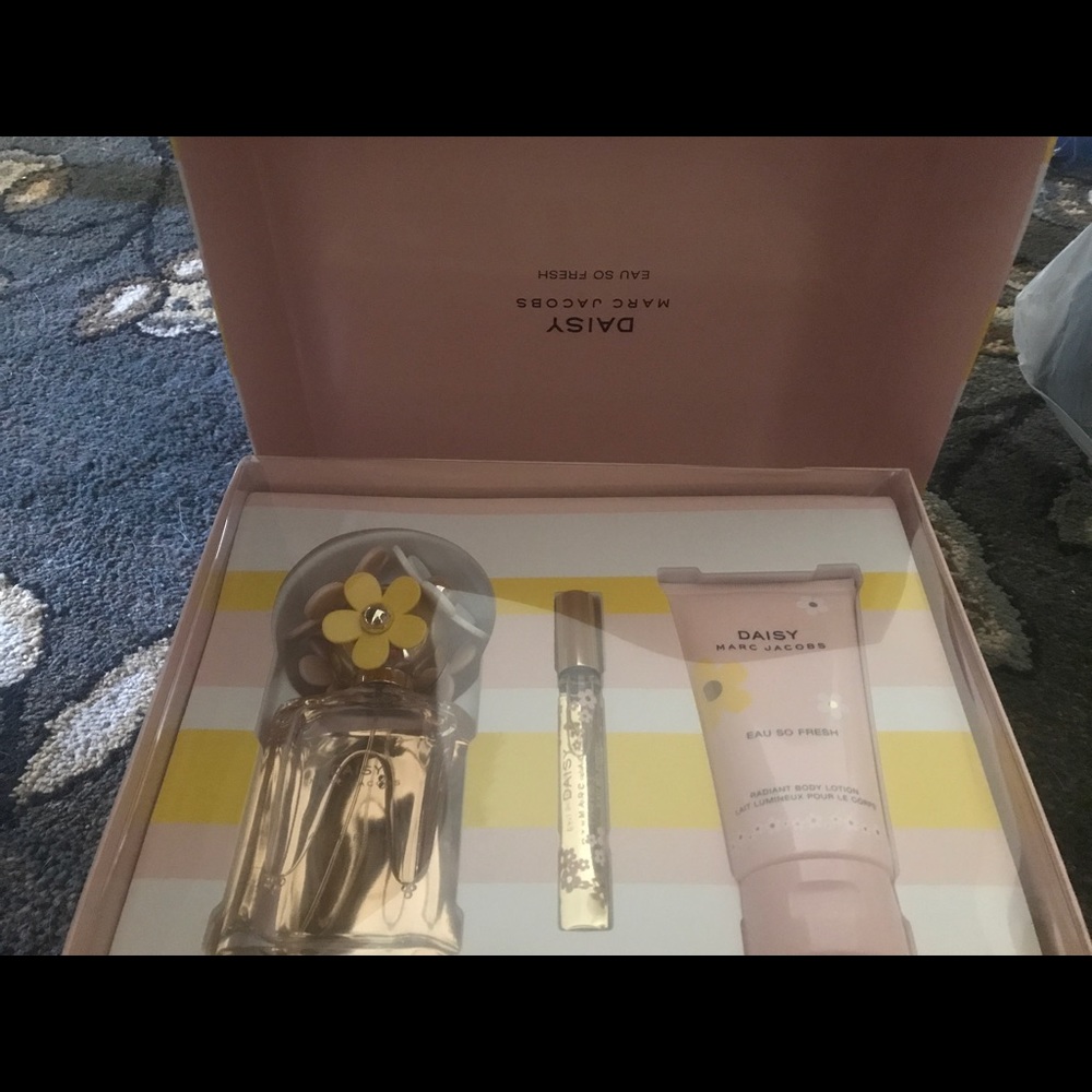 Marc Jacobs Daisy women's fragrance gift set