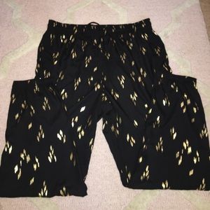 Parachute drawstring black pants with gold detail
