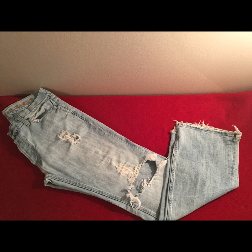 🍁Bad Ass Highly Distressed American Eagle jeans