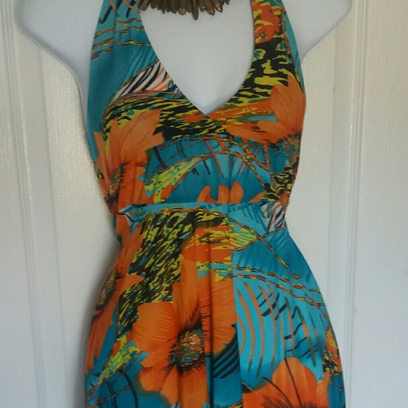 Beautiful Summer Beach Party Dress, Backless - Picture 4 of 4