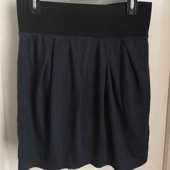 Forever 21 Size Large Navy Mini Skirt - Picture 1 of 1
