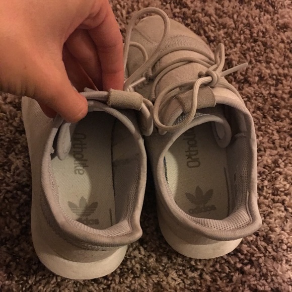 Adidas tennis shoes! - Picture 5 of 5