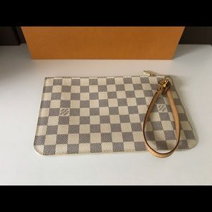 ❌SOLD❌💯 % Authentic Louis Vuitton Pochette