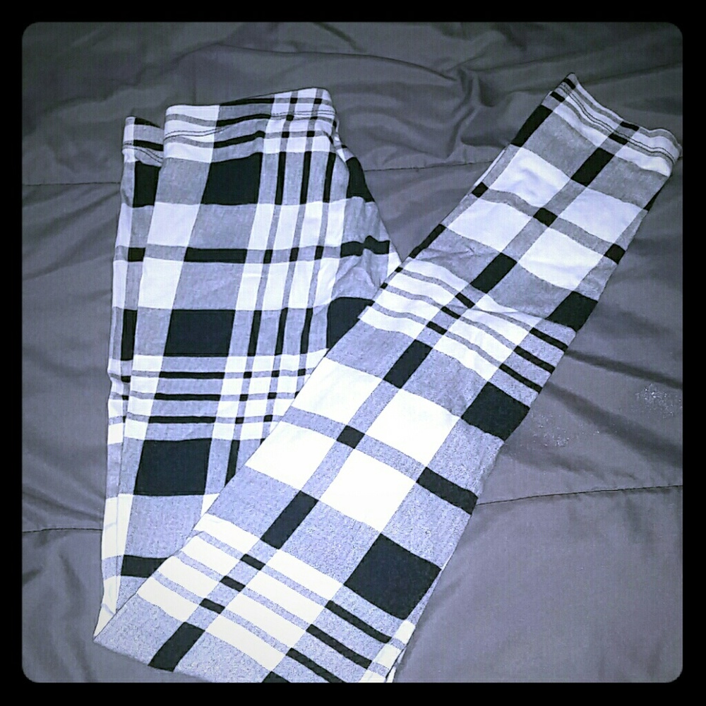 Black and white plaid leggings