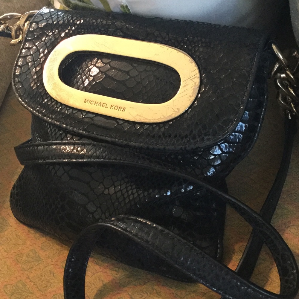 MICHAEL KORS CROSSBODY!