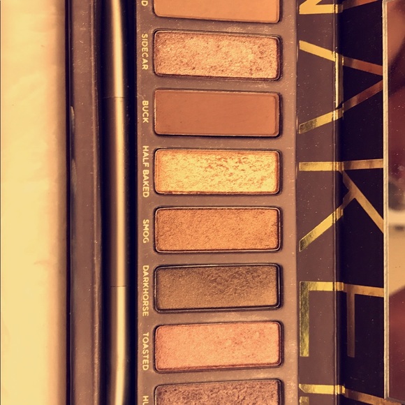 Authentic OG Naked Eye Shadow - Picture 4 of 4