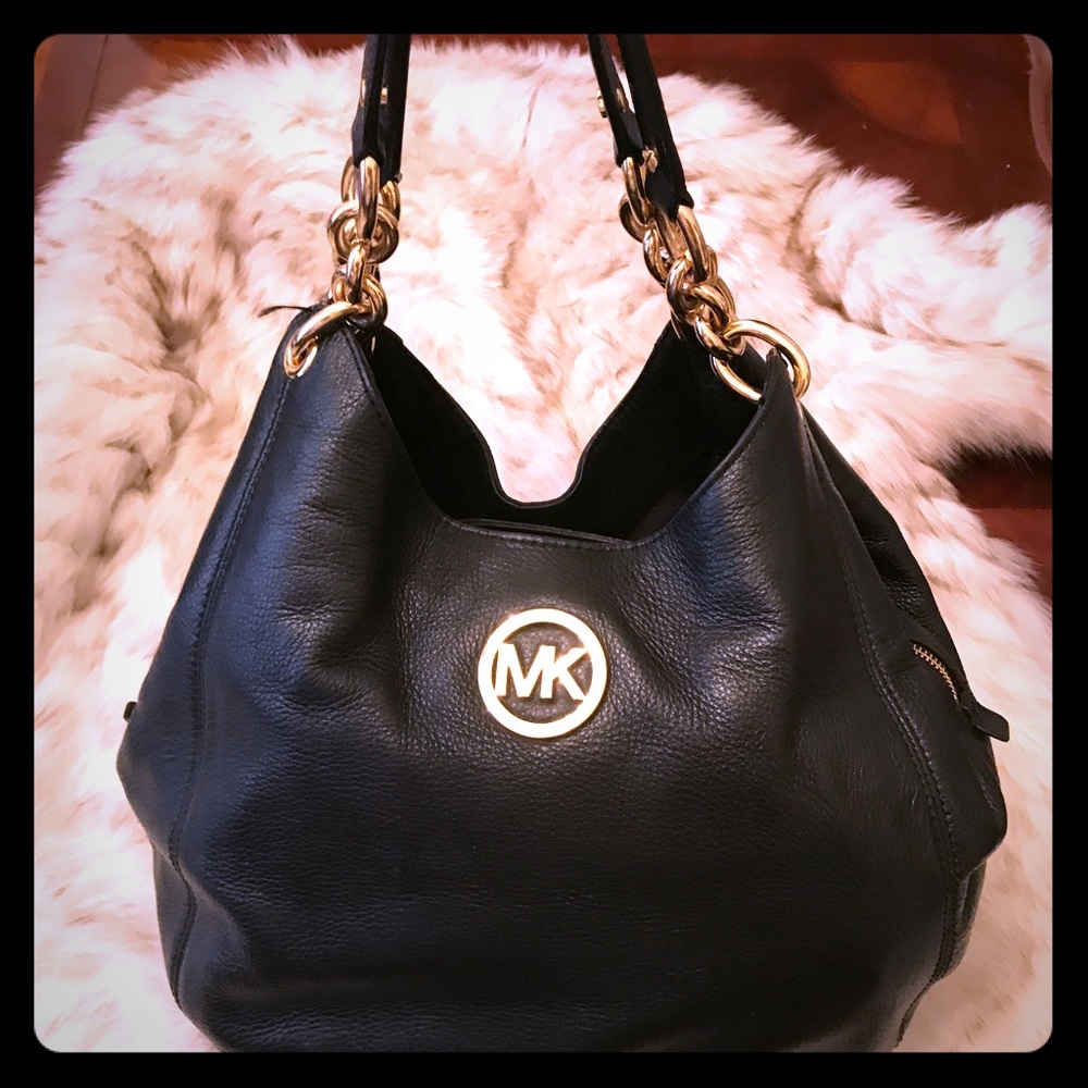 SORRY SOLD Authentic Michael Kors Leather Shoulder