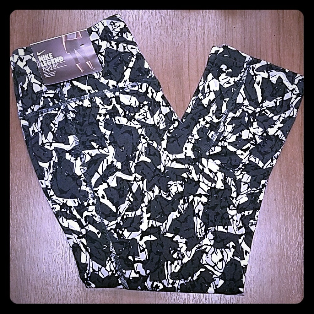 Nike Legend Tight Fit Crop {NWT}