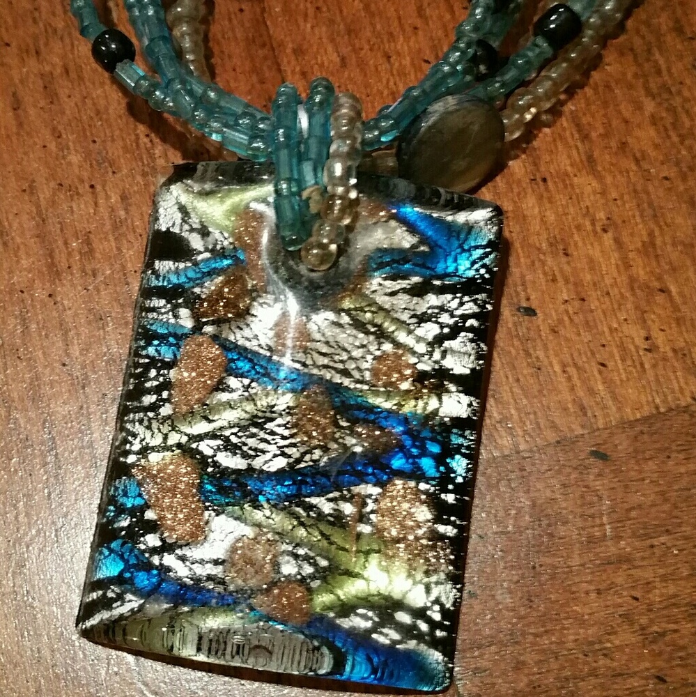 Beautiful Necklace & Matching Earrings