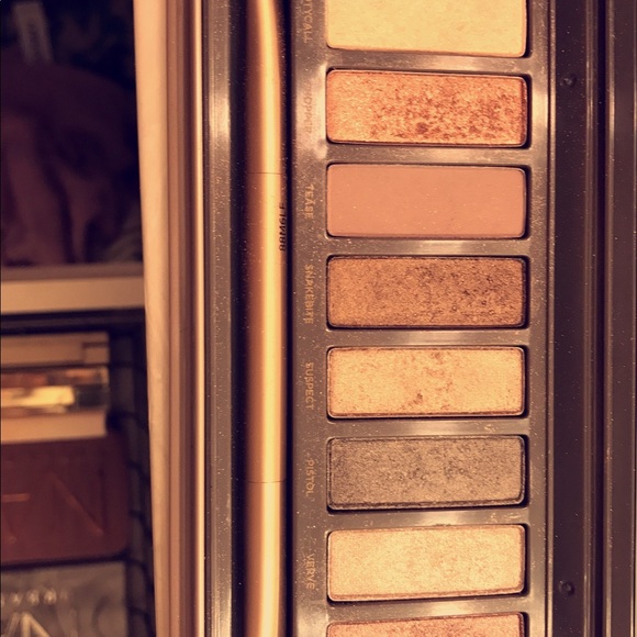 Authentic Naked 2 - Picture 4 of 4