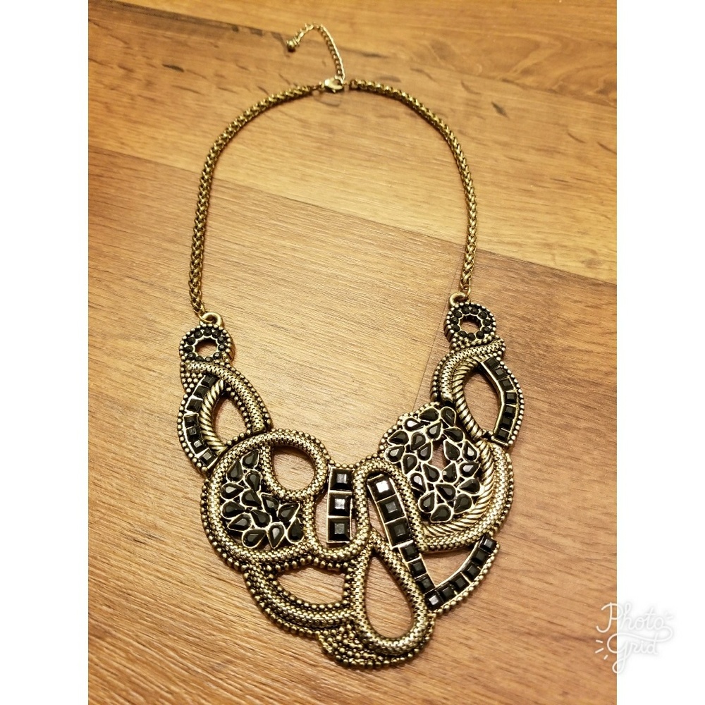 H&M Statement necklace