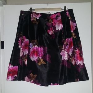 Floral print skirt