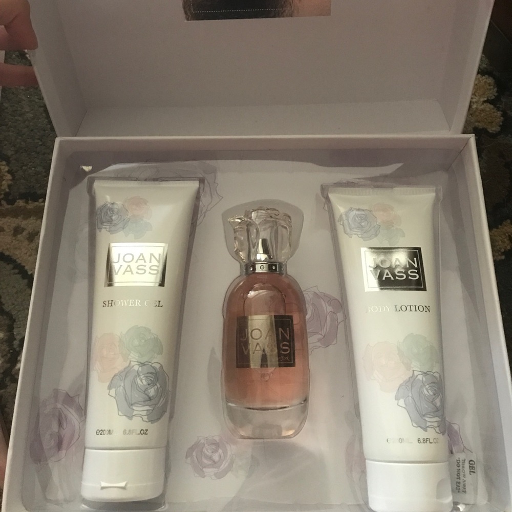 Joan Vass Opale women's fragrance gift set