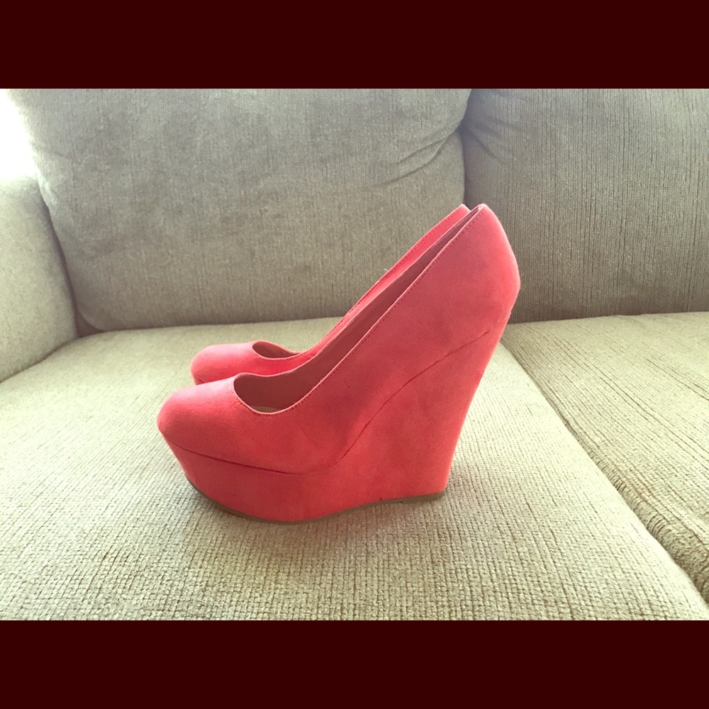 Flirty pink platform wedge heels! Size 10