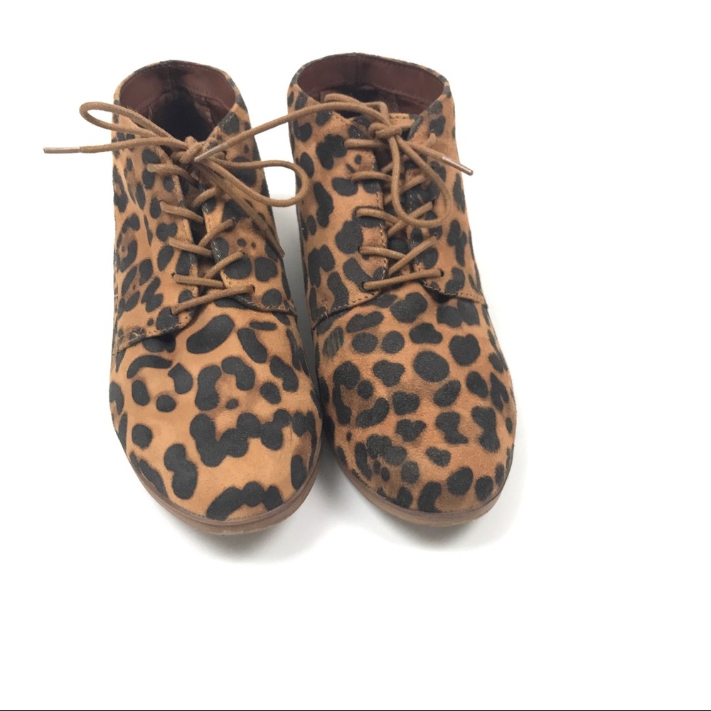 DV By Dolce Vita Gigi Chukka Boots 7.5 - Picture 3 of 8
