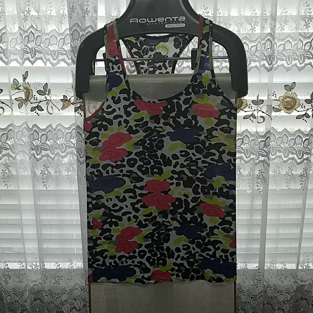Rue 21 tank M