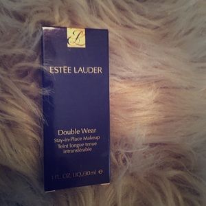 Estée Lauder double wear liquid foundation 1N1