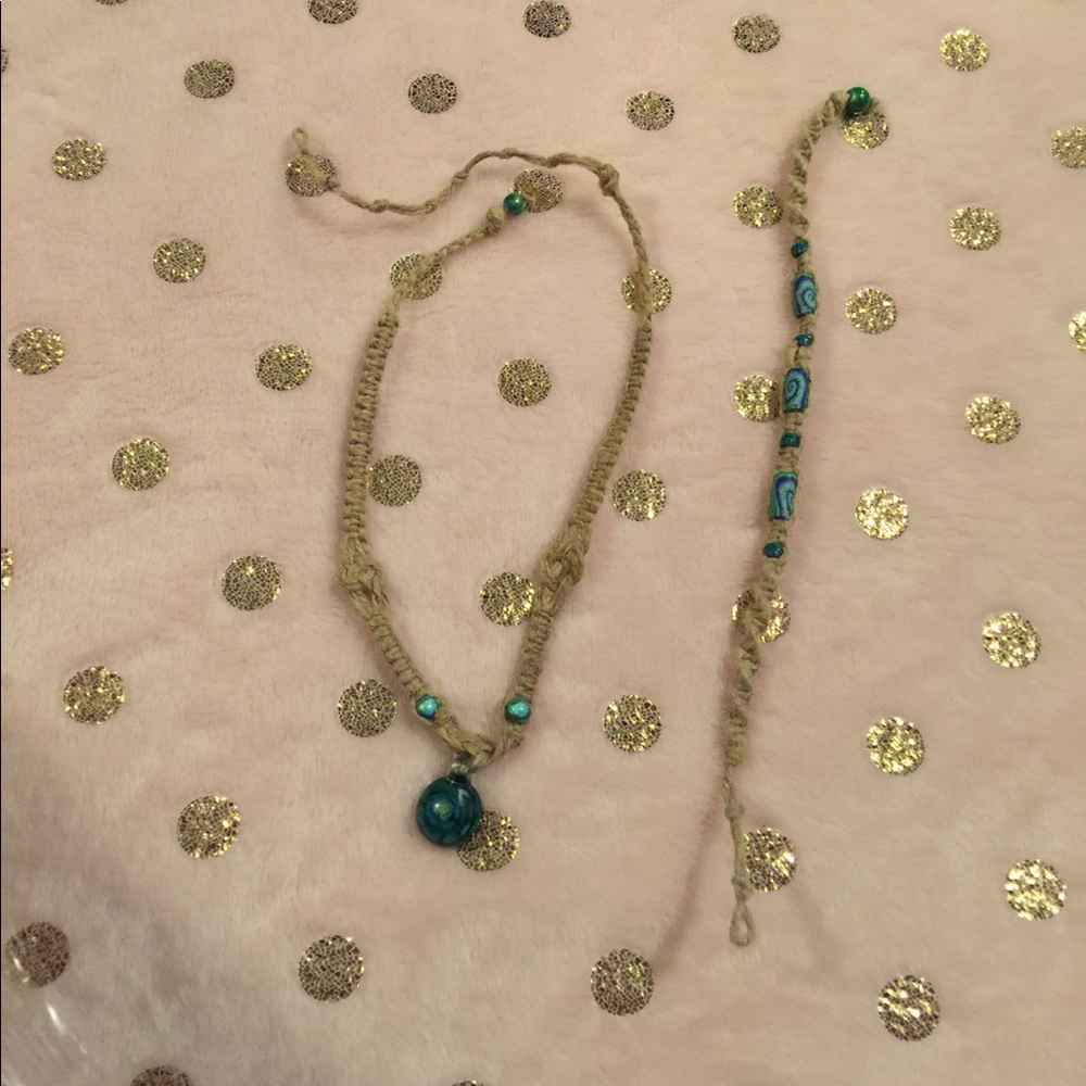 Necklace and bracelet set