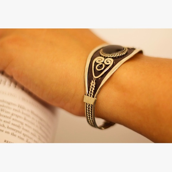 Onyx Semi Precious Stone Bangle - Picture 2 of 3