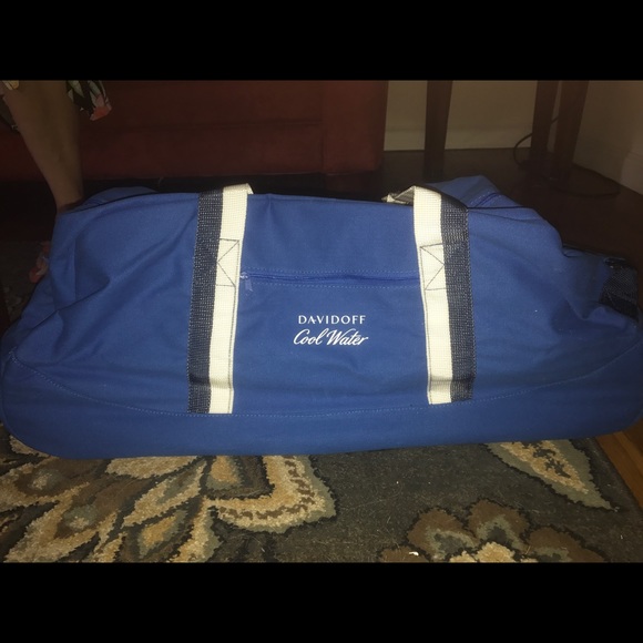 Davidoff CoolWater Rolling Travel Bag - Picture 2 of 2