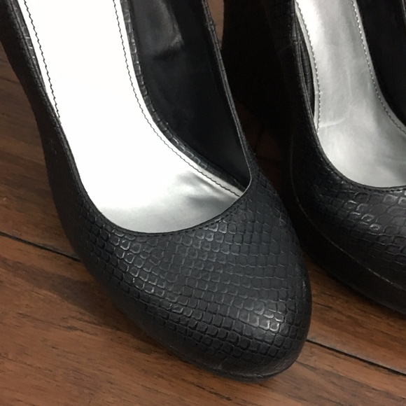 Fergalicious black wedges Size 8.5 - Picture 3 of 4