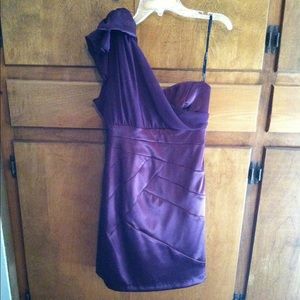 One shoulder purple dress