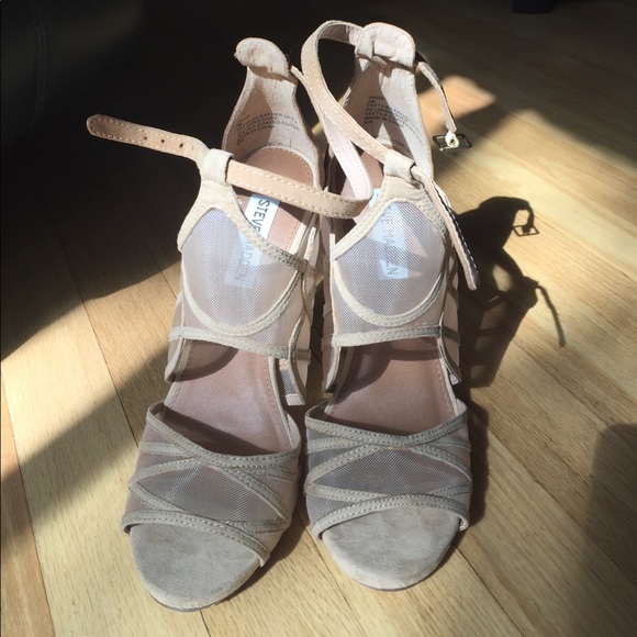 EUC Steve Madden nude strappy look heels - Picture 2 of 5