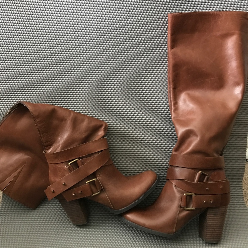 Boots - Picture 4 of 8