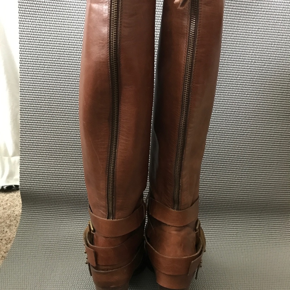 Boots - Picture 5 of 8