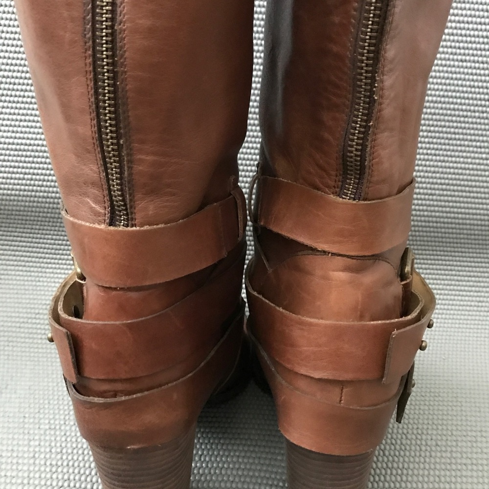 Boots - Picture 6 of 8